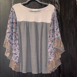 *SOLD* Umgee Women's Floral Flutter Top